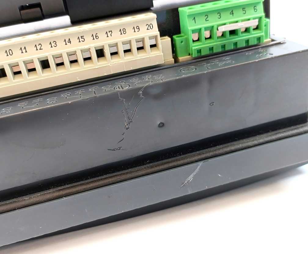 Merlin Gerin 59604 SEPAM S10MD w/ 59682 Substation