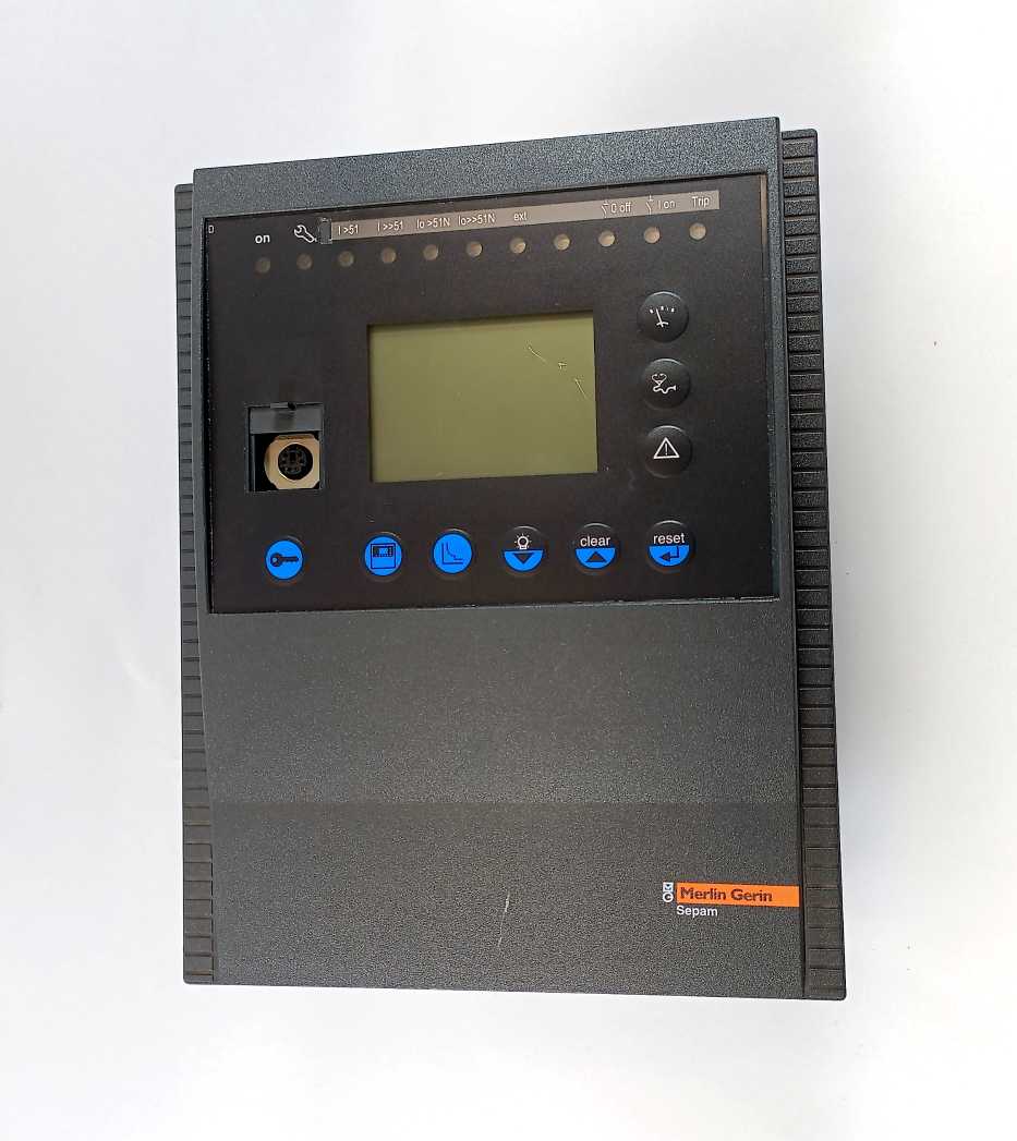 Merlin Gerin 59604 SEPAM S10MD w/ 59682 Substation