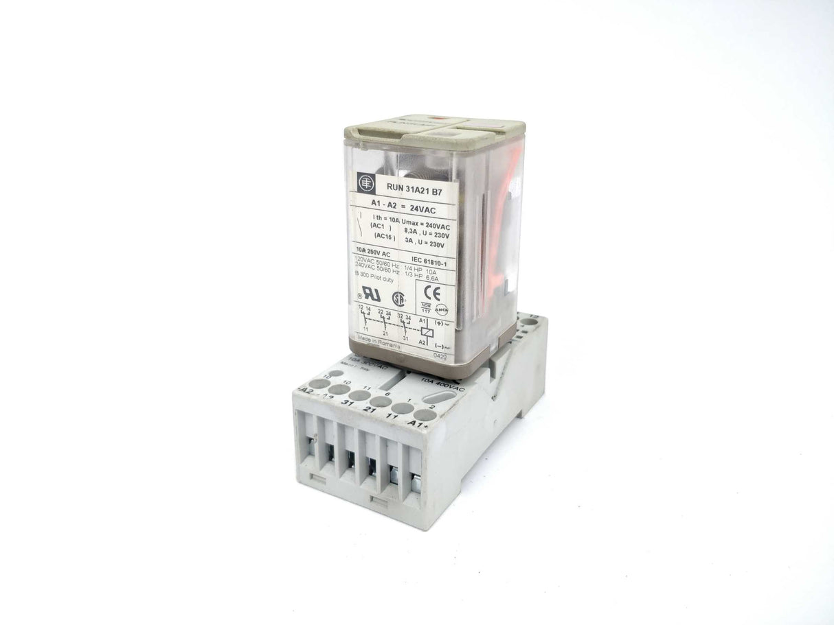 TELEMECANIQUE RUN31A21B7 Universal relay 24VAC 10A + AB 700-HN203, Ser.A