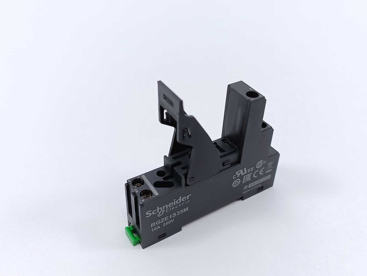 Schneider Electric RGZE1S35M Socket 10pcs