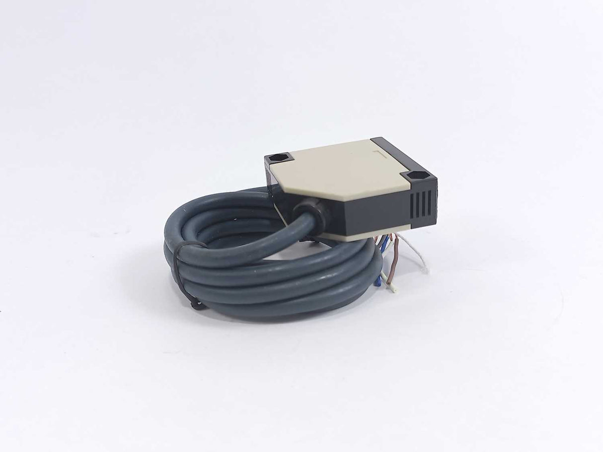 OMRON E3JK-R4M1 Photoelectric Sensor