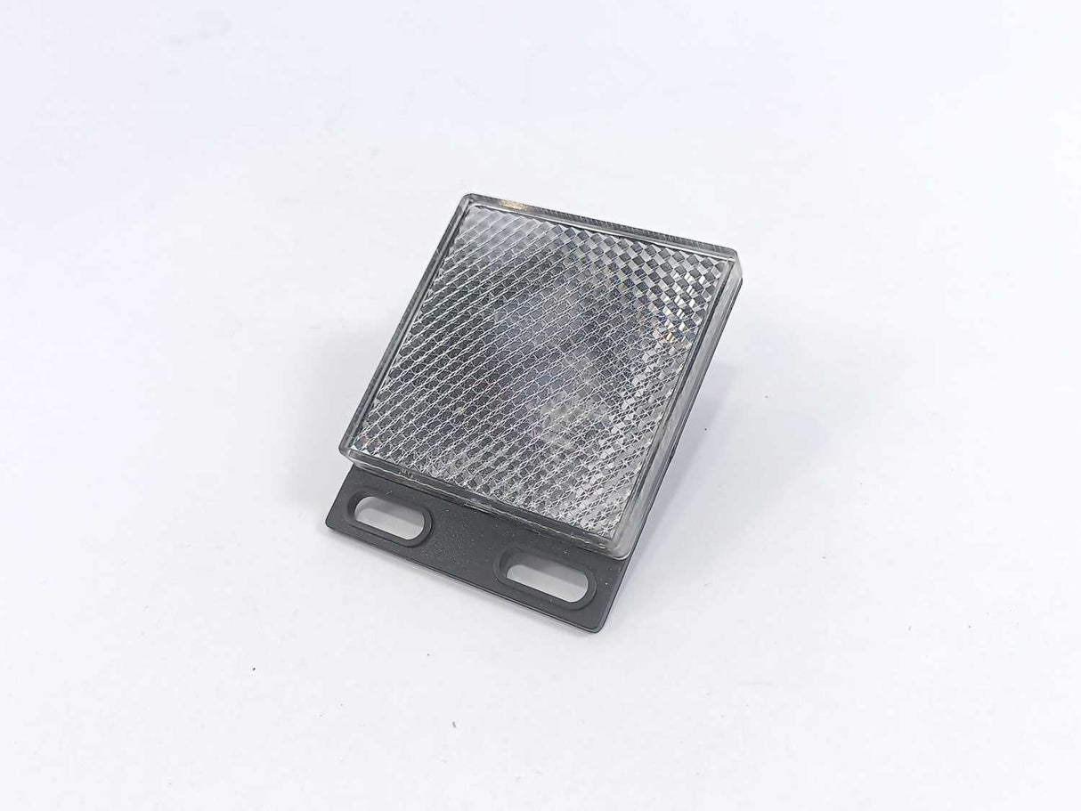 OMRON E3JK-R4M1 Photoelectric Sensor