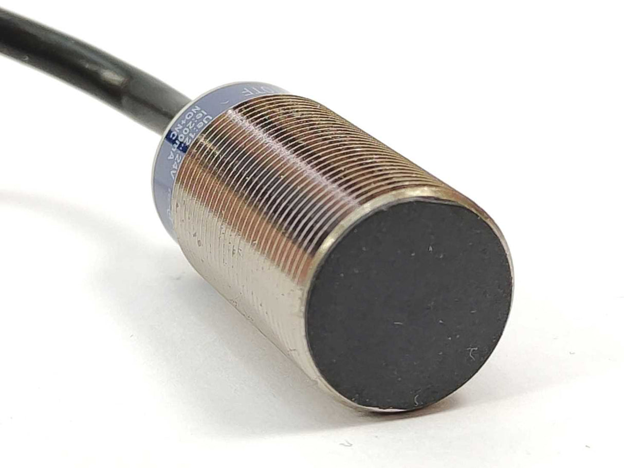 Schneider Electric XS1N18PC410TF Inductive Proximity Switch