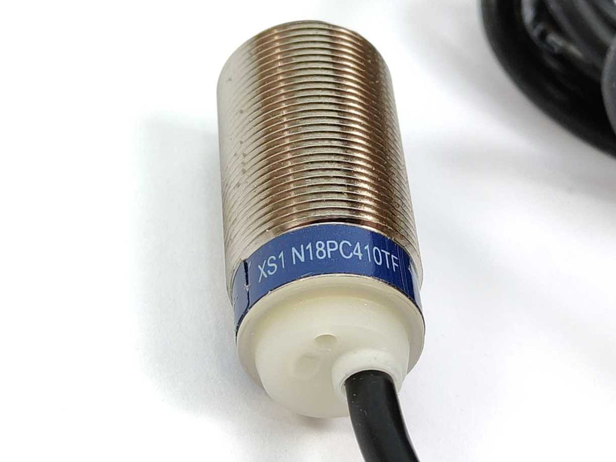 Schneider Electric XS1N18PC410TF Inductive Proximity Switch