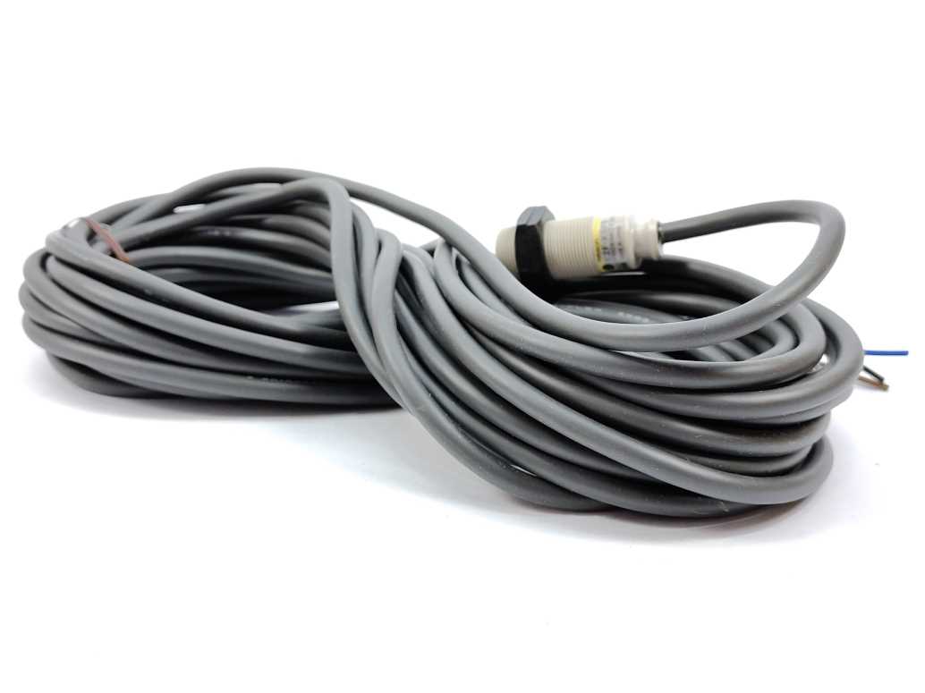 OMRON E2F-X5F1 Proximity Switch 12-24 VDC