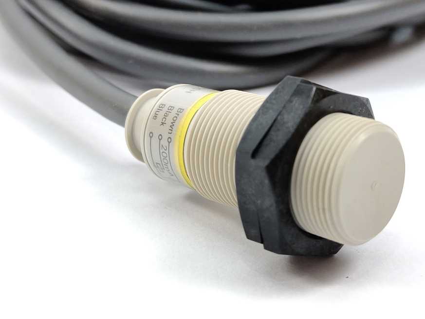 OMRON E2F-X5F1 Proximity Switch 12-24 VDC