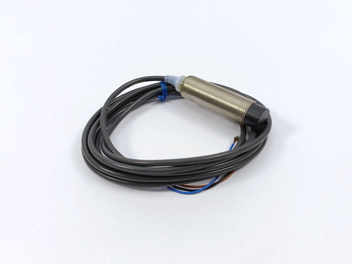 OMRON E2A-M18LN16-WP-B1 Proximity sensor