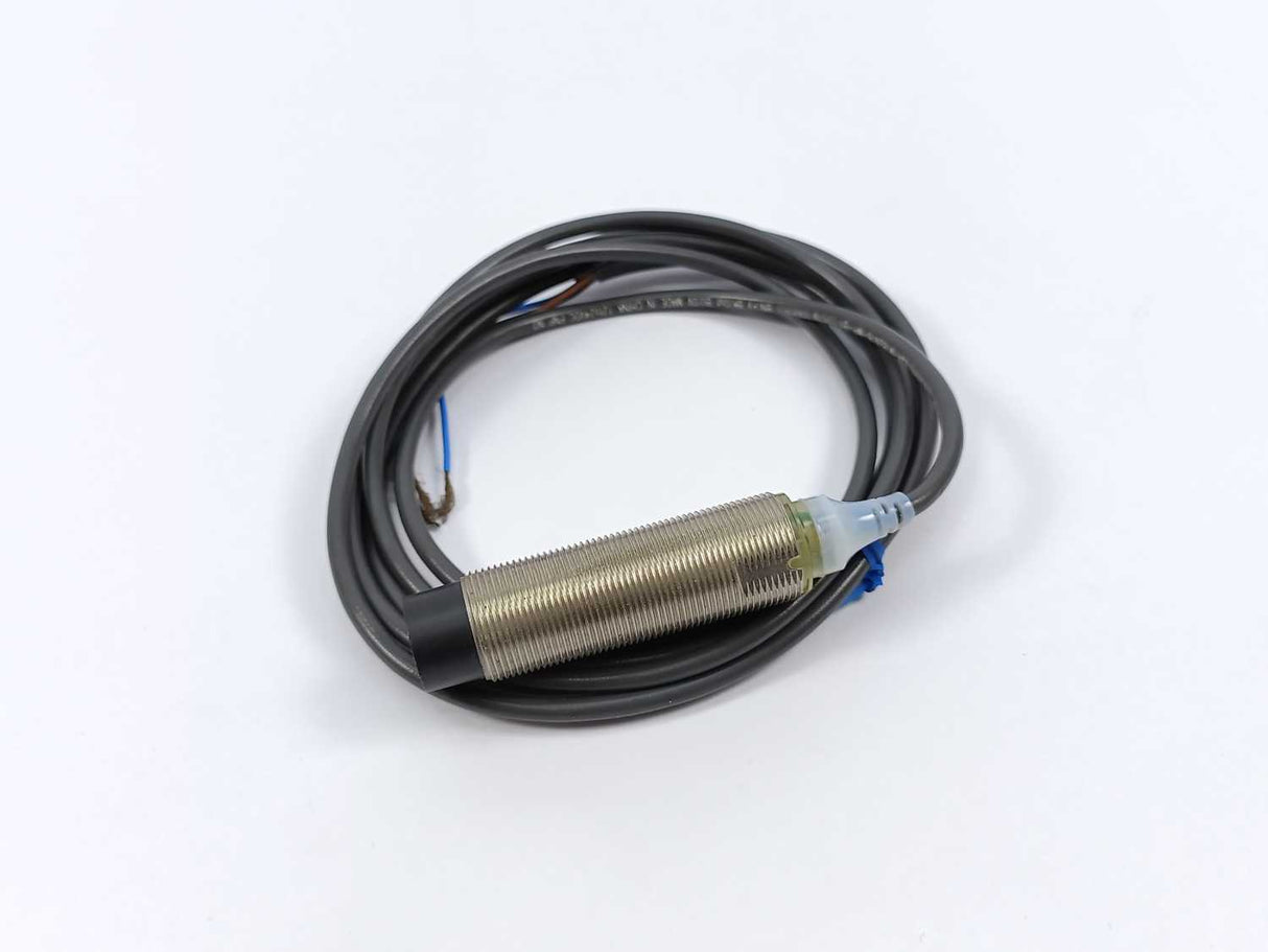 OMRON E2A-M18LN16-WP-B1 Proximity sensor