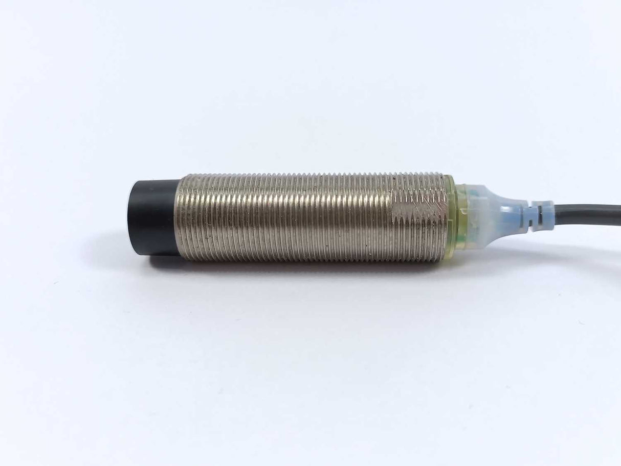 OMRON E2A-M18LN16-WP-B1 Proximity sensor