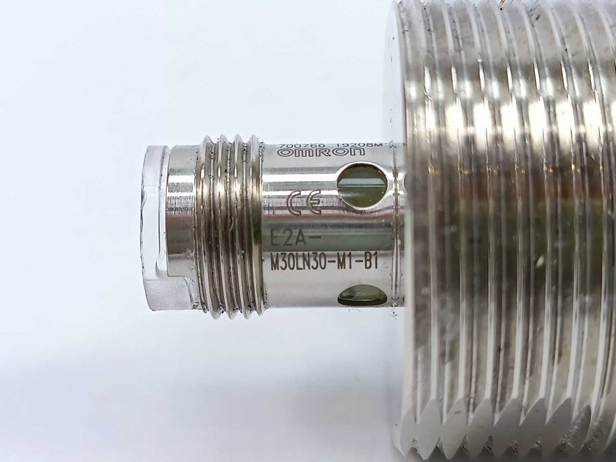 OMRON E2A-M30LN30-M1-B1 Proximity sensor