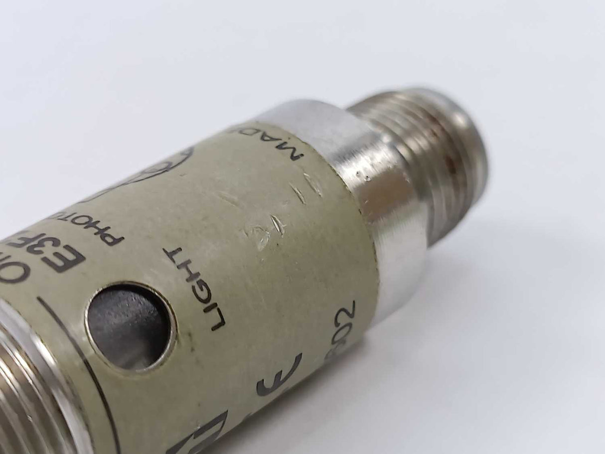 OMRON E3F2-DS10C4-M1-S Photoelectric Sensors