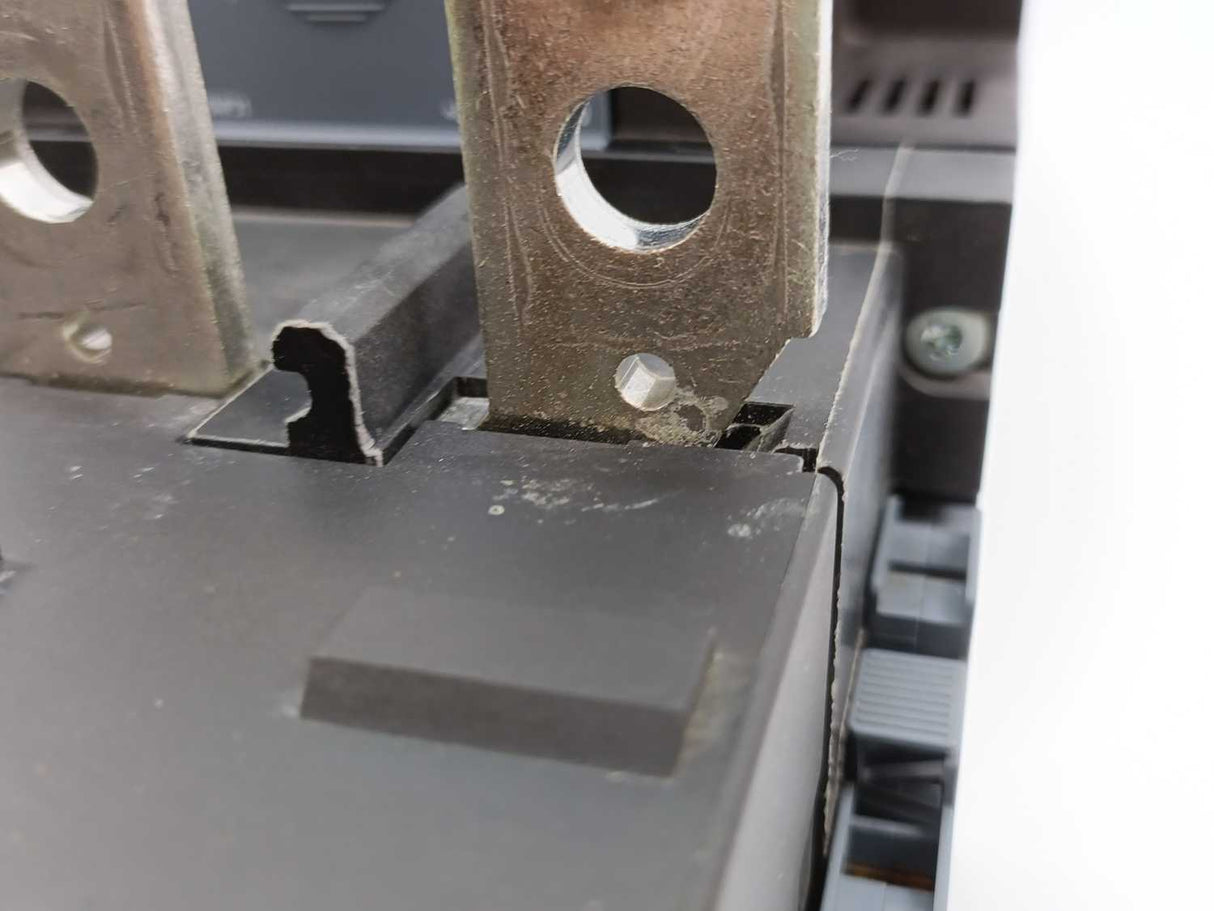 Siemens 3RT1066-6NP36 power contactor, AC-3e/AC-3 300 A 3RH1921-1DA11