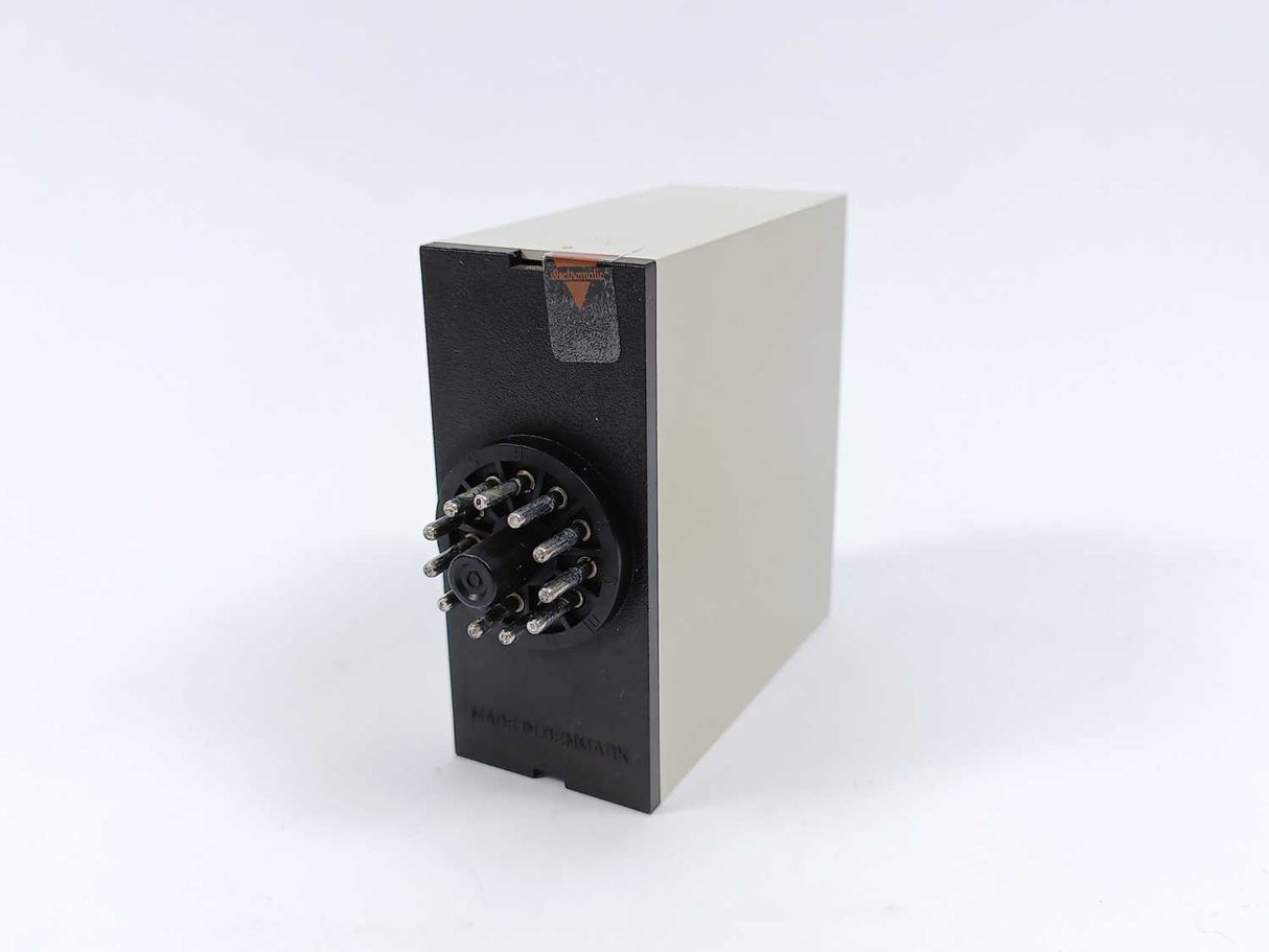 Electromatic SA 205 230 3-60 sec. 230 VAC Relay. Delay on Operate