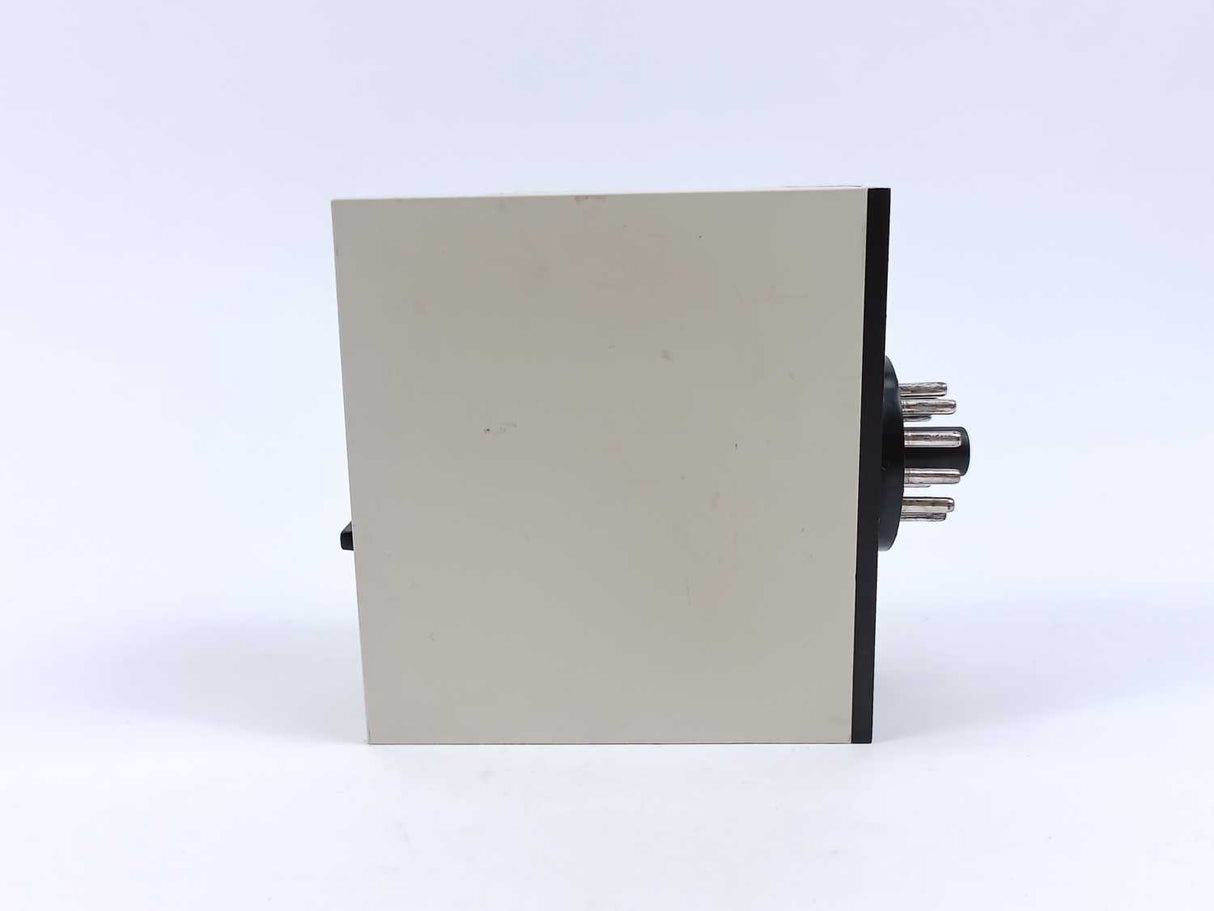 Electromatic SA 205 230 3-60 sec. 230 VAC Relay. Delay on Operate