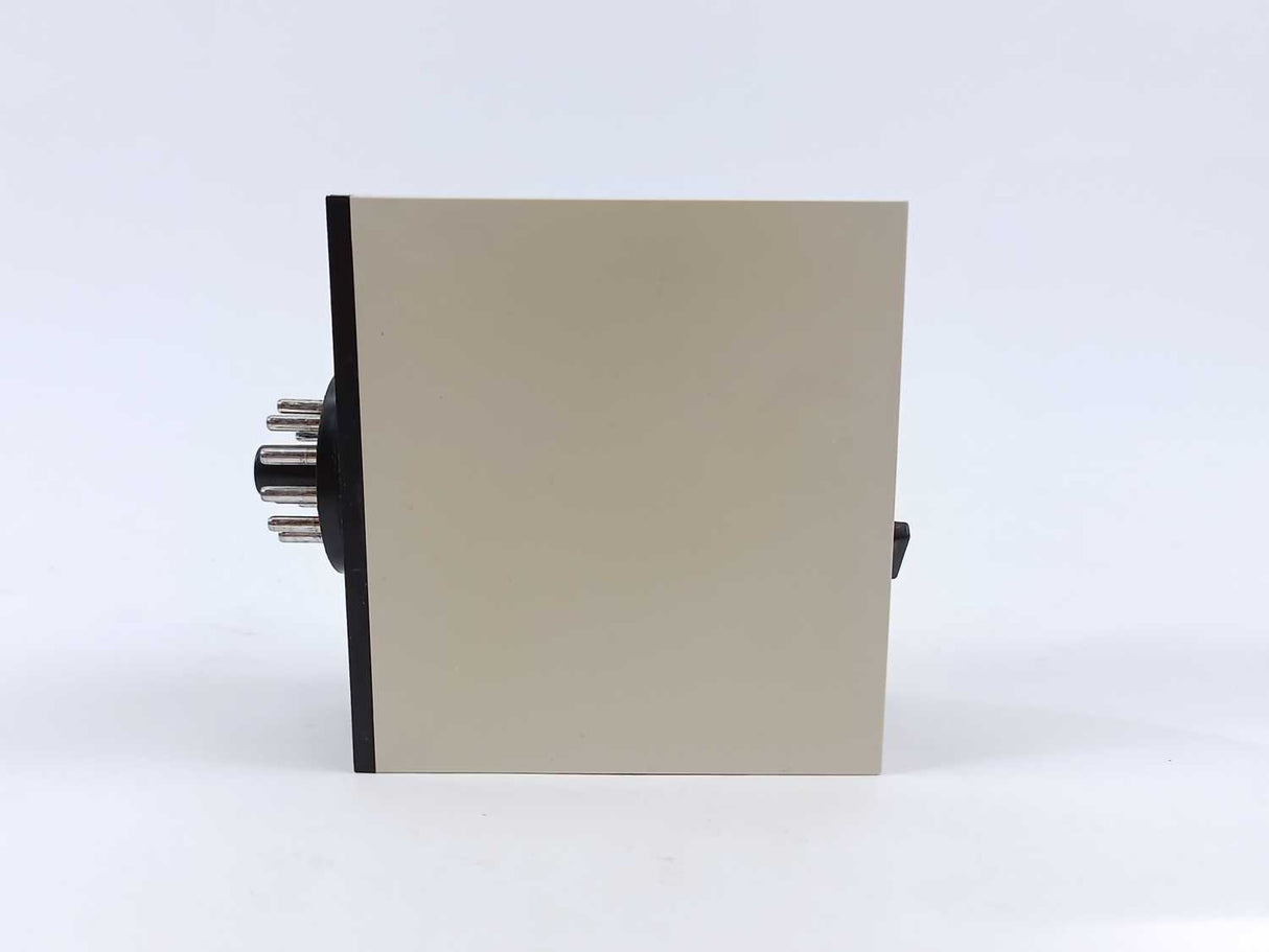 Electromatic SA 205 230 30-600 sec. 230 VAC Relay. Delay on Operate