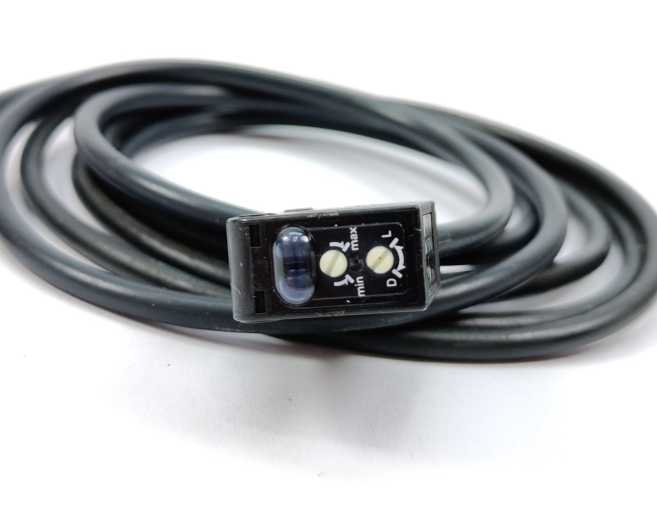OMRON E3Z-T81-D Photoelectric Sensor