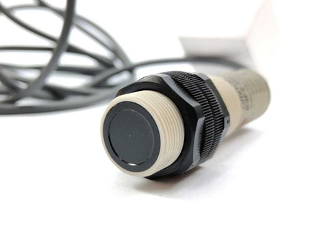 OMRON E3F2-DS10C4-N Photoelectric Sensor
