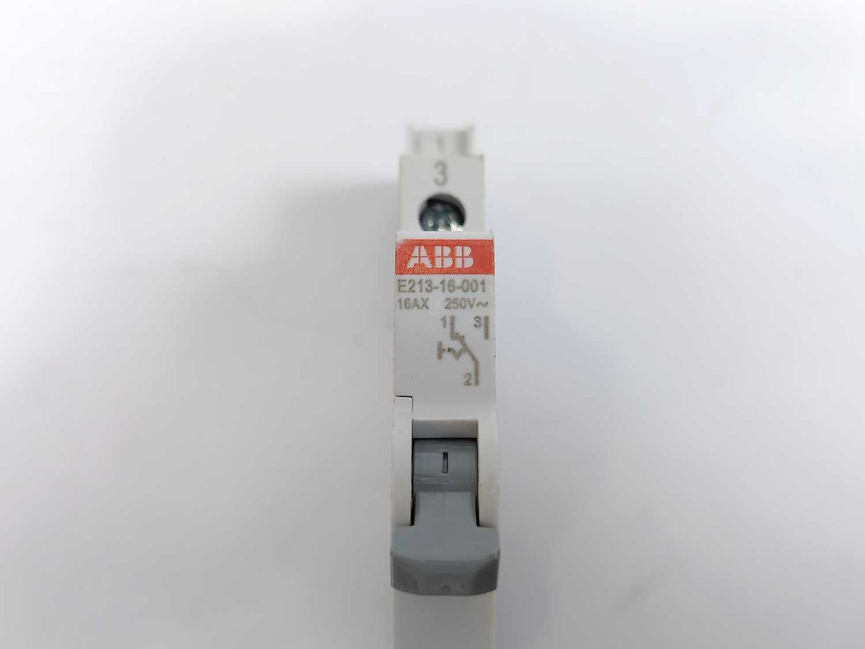 ABB 2CCA703040R0001 E213-16-001 Change over Switch 16A, Batch of 5 pcs.
