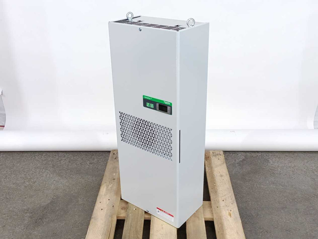 Schneider Electric NSYCU1K2 ClimaSys Cooling Unit 1200W Side 230V 50/60Hz