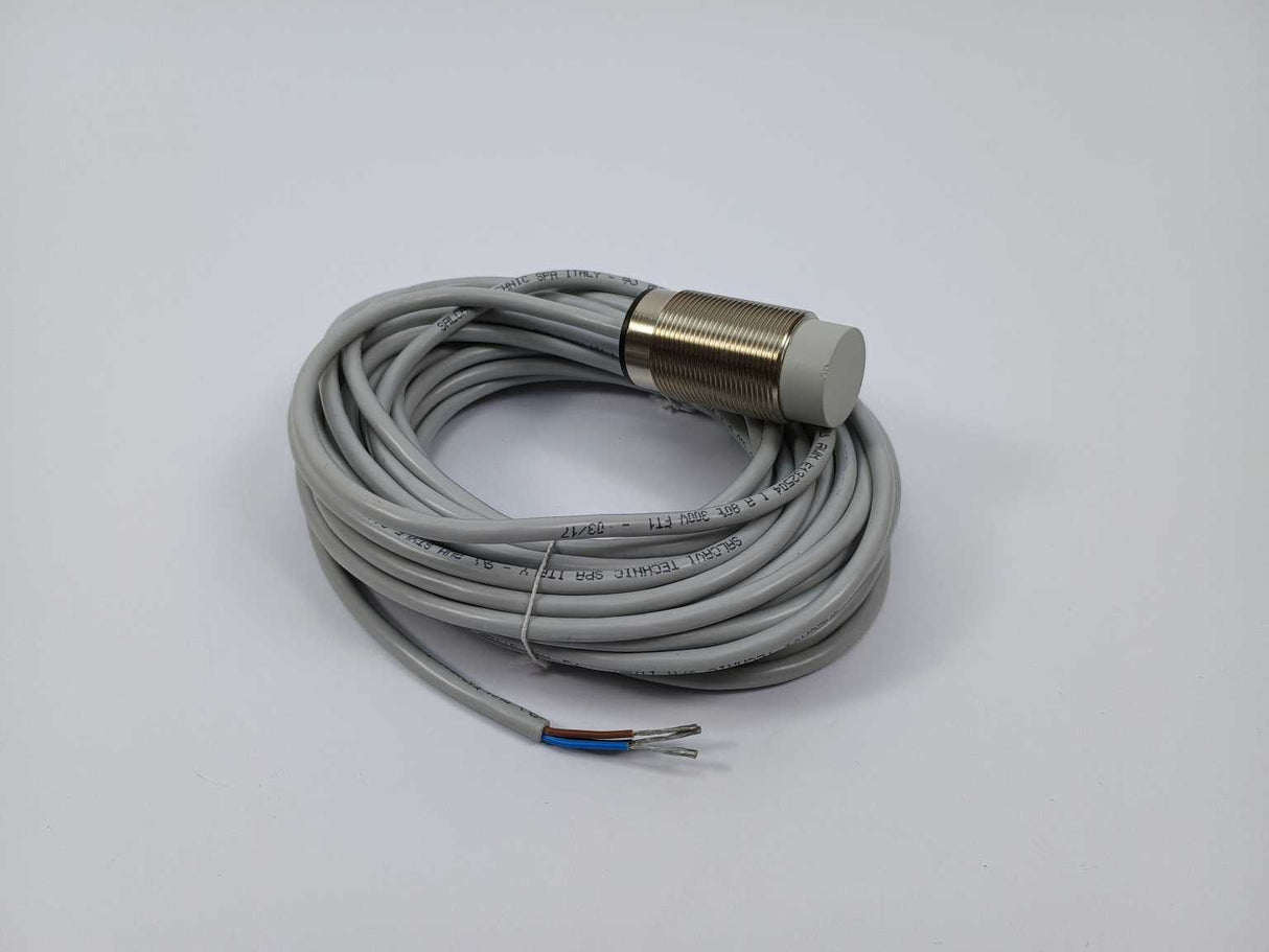 Micro Detectors AT1/AP-2A8R Inductive proximity switch