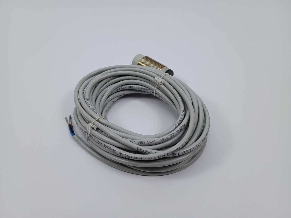 Micro Detectors AT1/AP-2A8R Inductive proximity switch