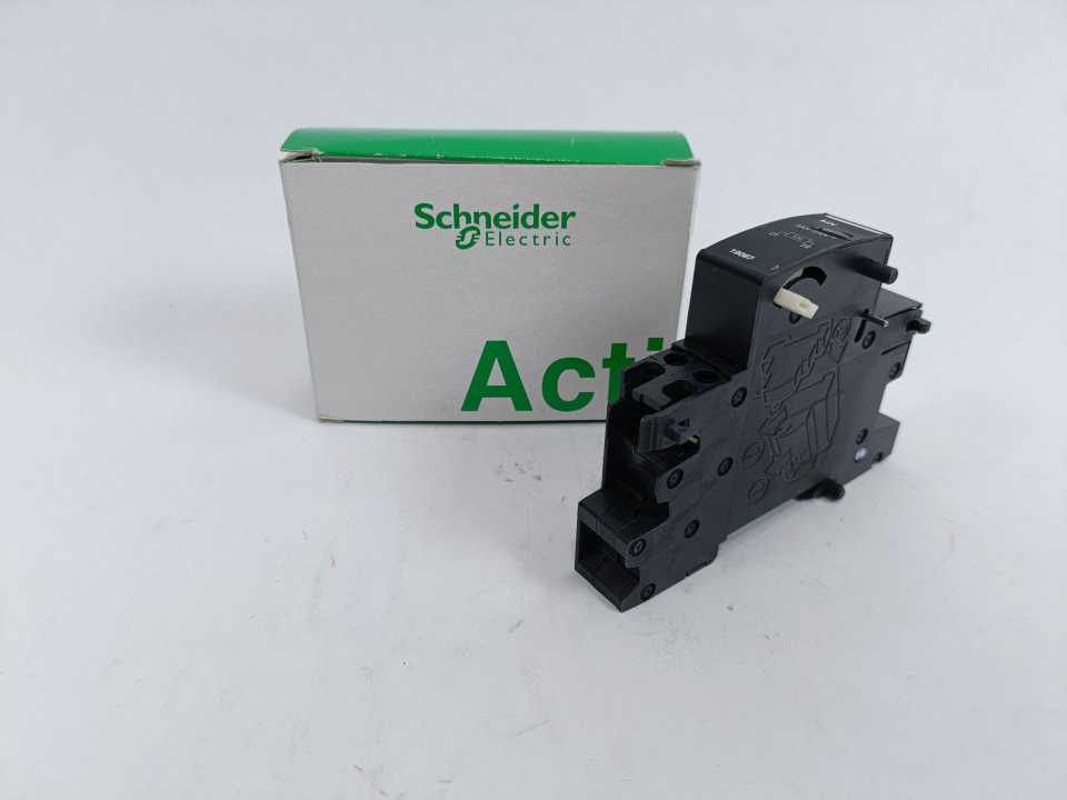 Schneider Electric 19067 Undervoltage Release 230-240VAC