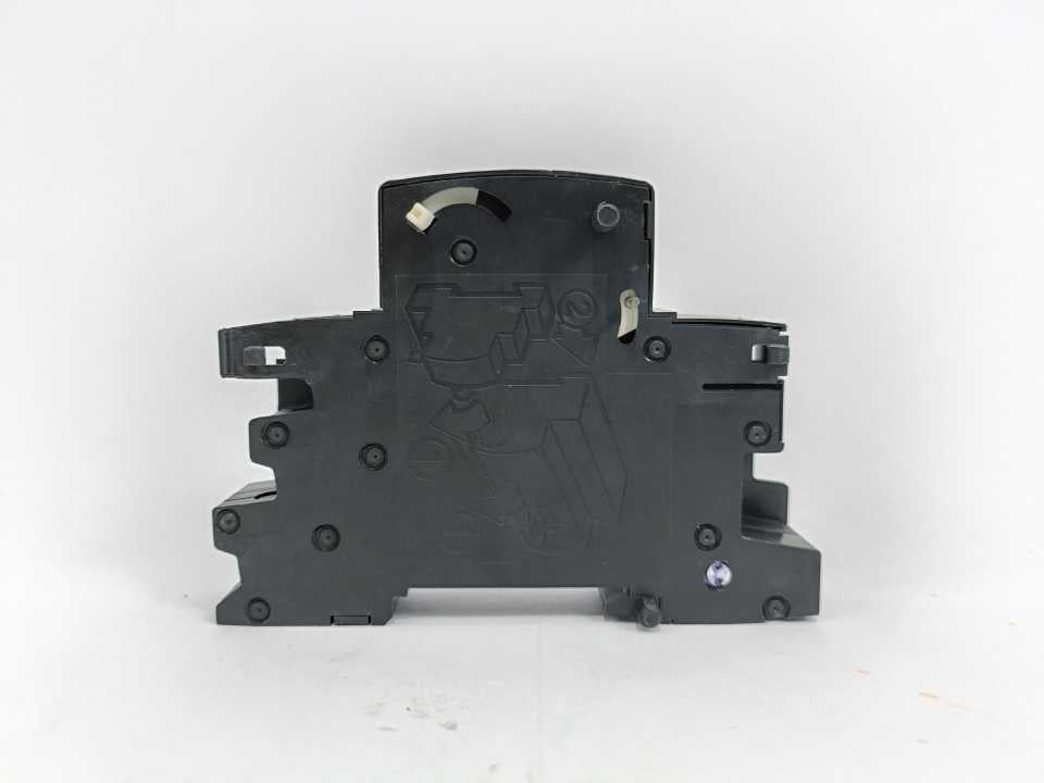 Schneider Electric 19067 Undervoltage Release 230-240VAC