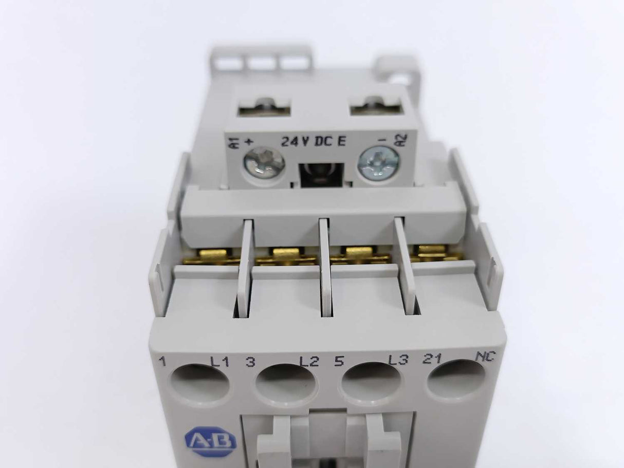 AB 100-C09E*01 Ser. A 3-Phase IEC Rated Contactor