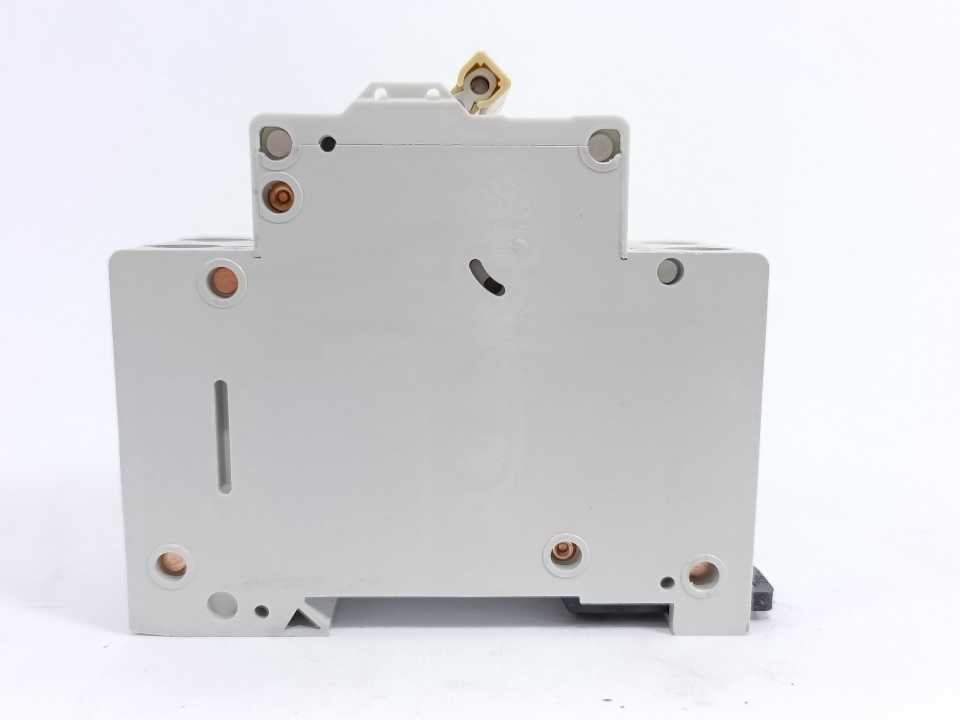 Eaton PLS6-C13/2 xPole Miniature Circuit Breaker PLS6-C13/2 2-Pole 13A