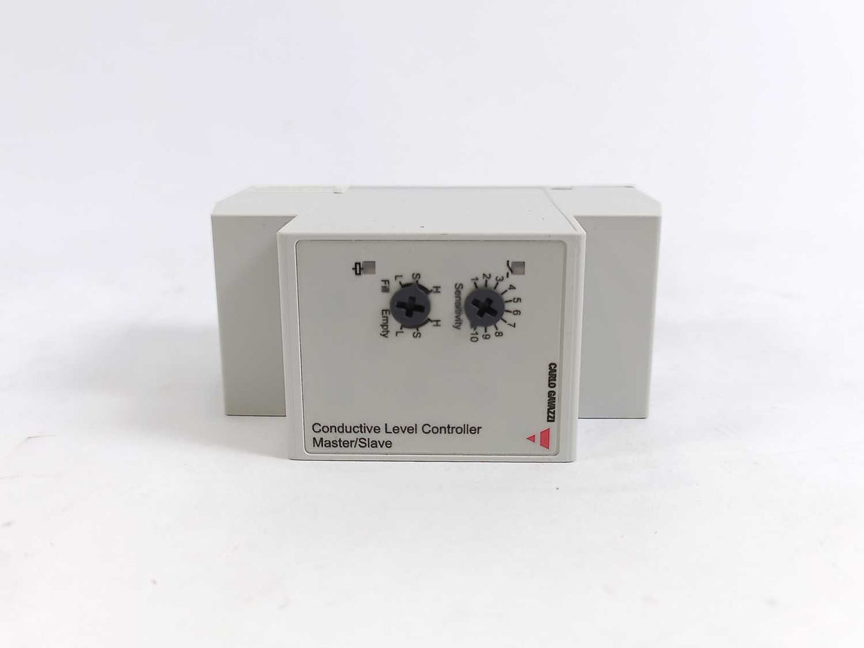 Carlo Gavazzi CLP2FA1B230 2-Point Controller w/ Potentiometer