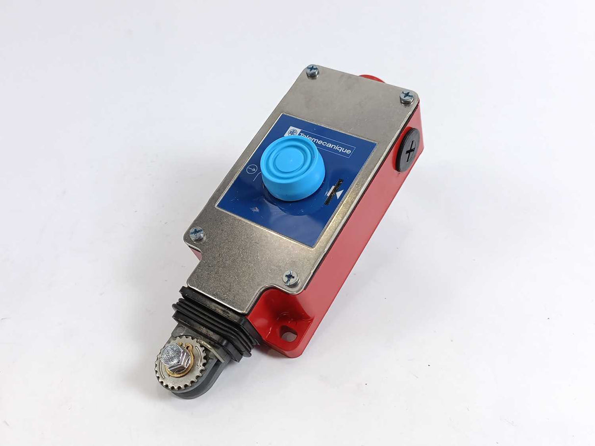 TELEMECANIQUE XY2CH13270H29 Emergency Stop Rope Pull Switch