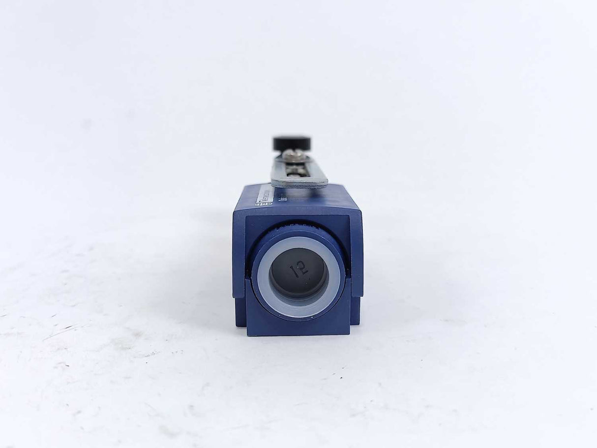 TELEMECANIQUE XCKP2145P16 Osiswitch Limit Switch Roller Lever Push-Button