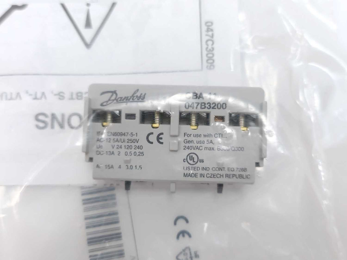 Danfoss 047B3200 AUXILIARY CONTACT CBA-11 8 Pcs.