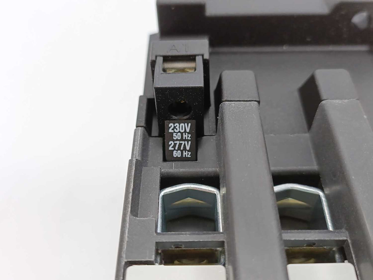 Lovato BF5000 CONTACTOR W/ COIL 230V