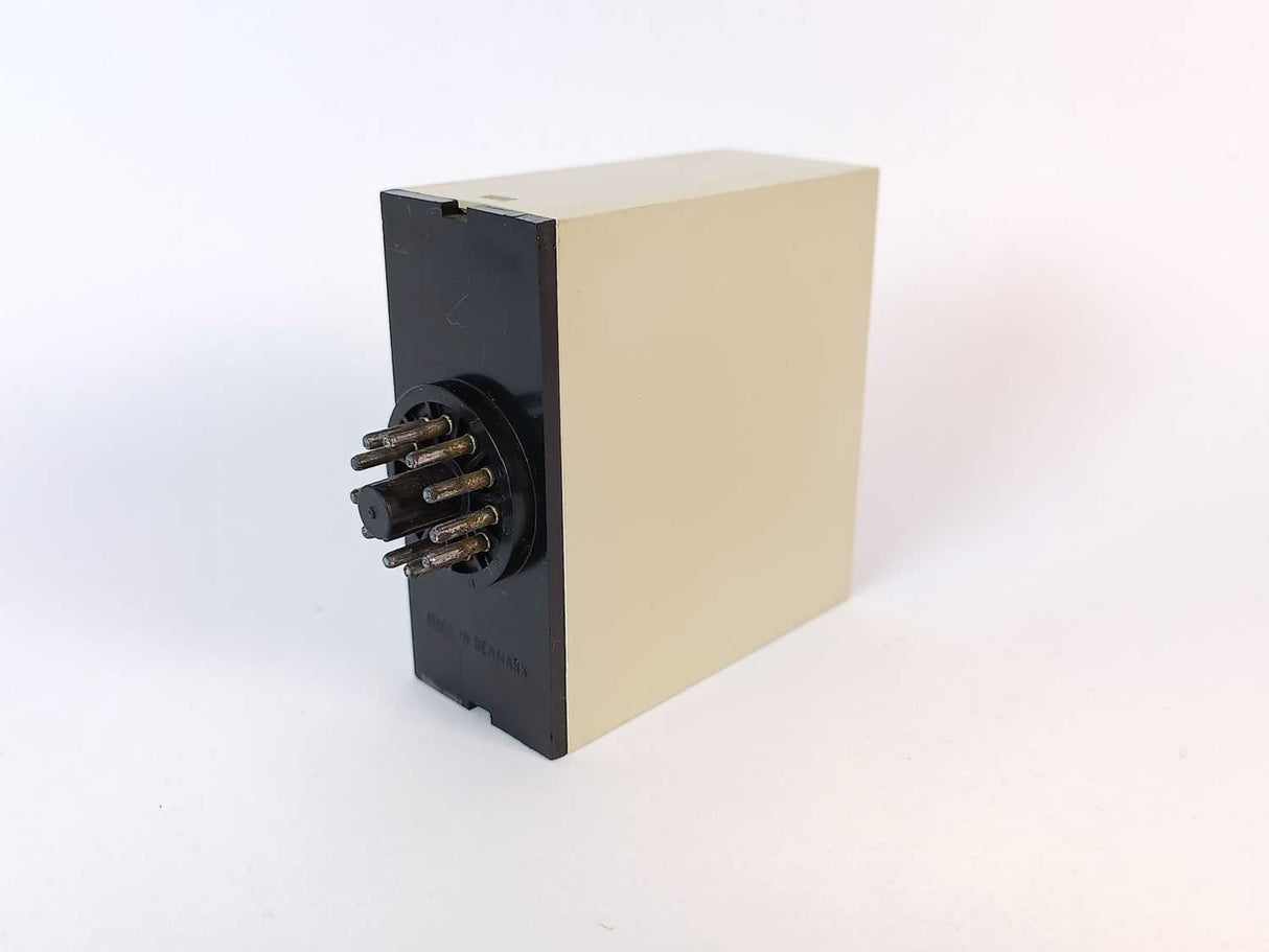 Electromatic SV 210 220 Cond. Liquids Dual Level Relay