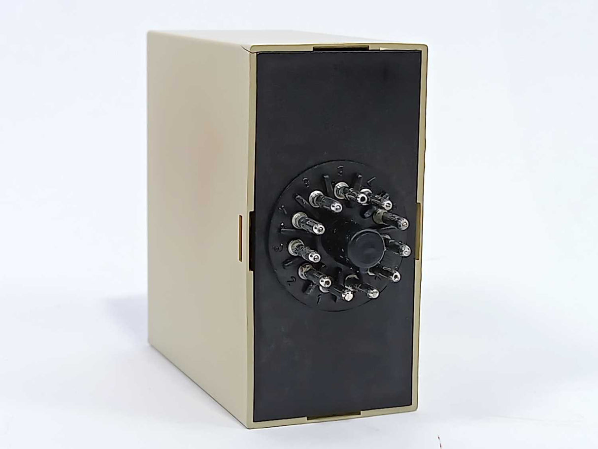 C-mac RL11F-2-1-230 Level Control Relay