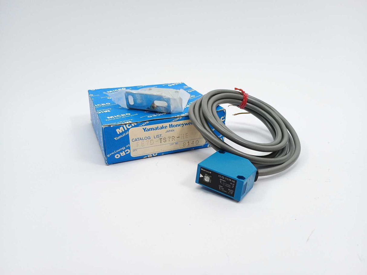 Yamatake / Honeywell FE7D-TS7R-HE Sensor