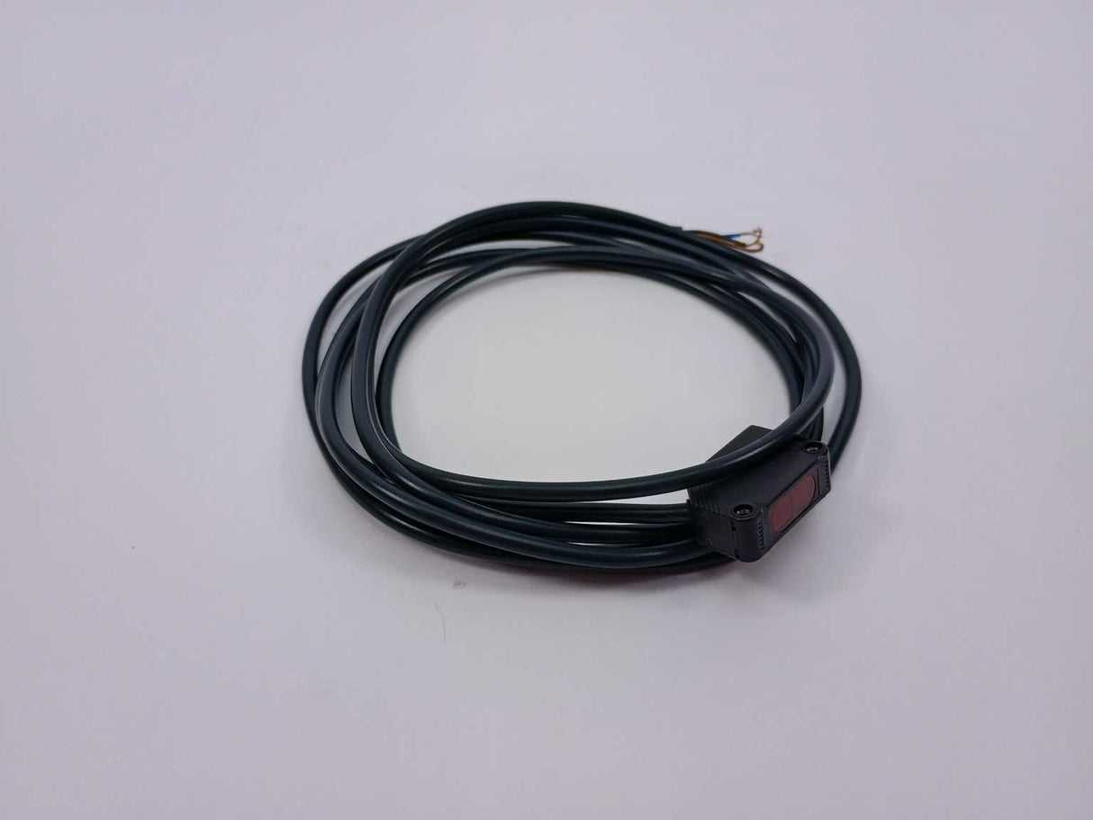 OMRON E3Z-D81 PHOTOELECTRIC SWITCH 1,4m 12-24V DC