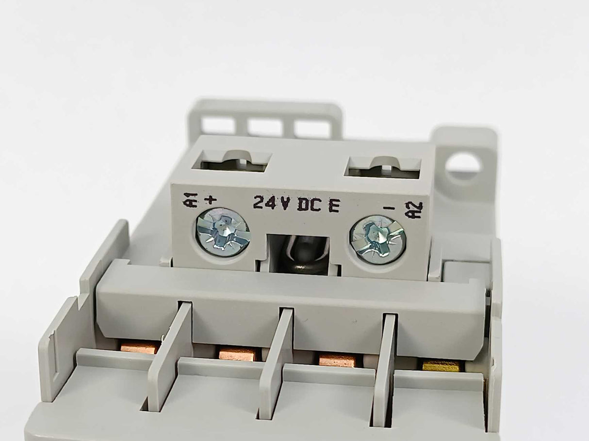 AB 100-C23EJ01 Ser.C Contactor 24V DC