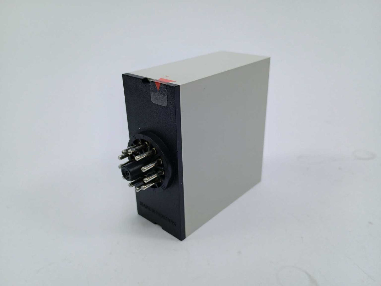 Electromatic SA 105 230 30-600 sec. 230 VAC Relay. Delay on Operate