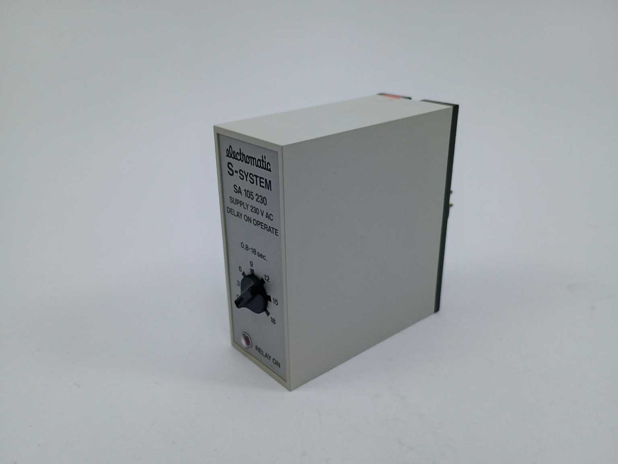 Electromatic SA 105 230 0,8-18 sec. 230 VAC Relay. Delay on Operate