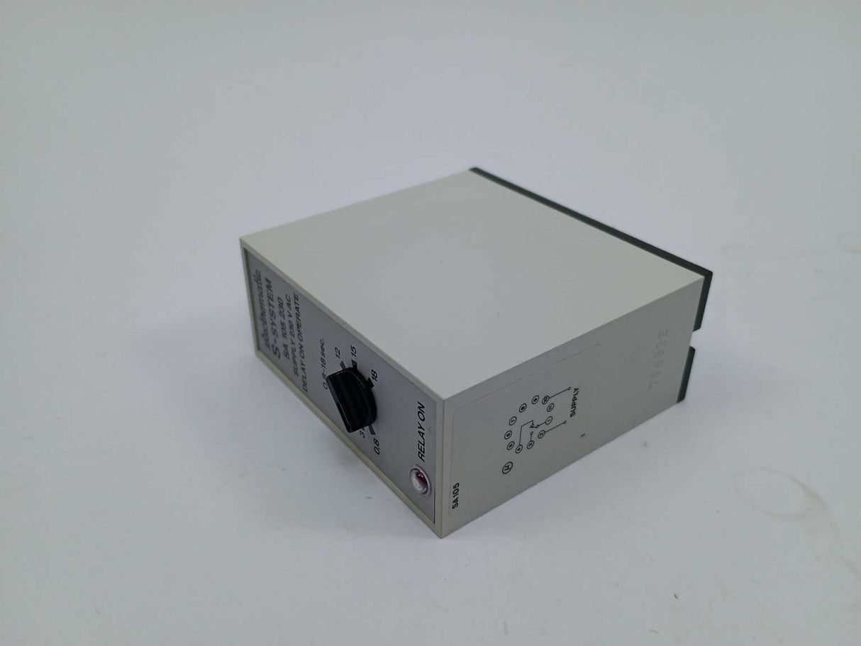 Electromatic SA 105 230 0,8-18 sec. 230 VAC Relay. Delay on Operate