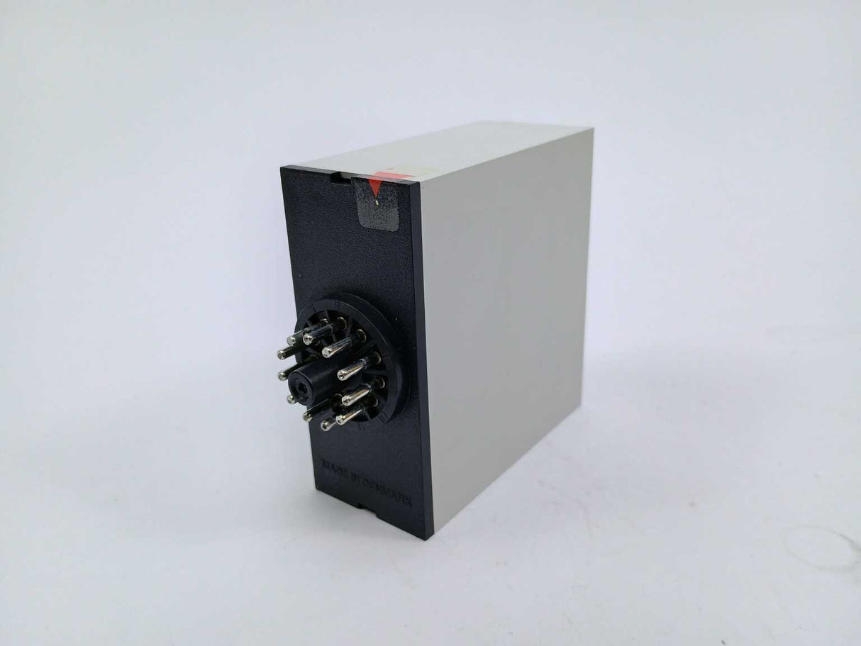 Electromatic SA 105 230 8-180 sec. 230 VAC Relay. Delay on Operate