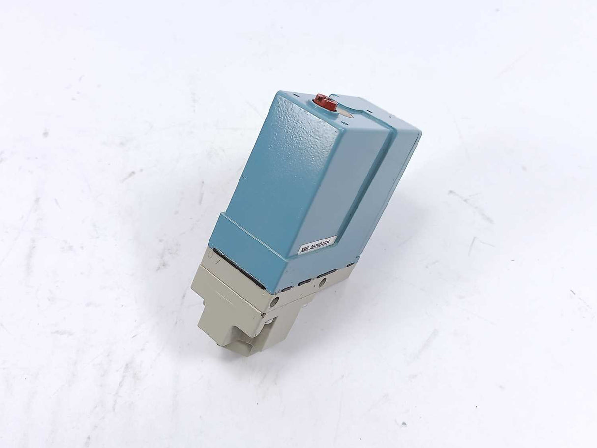 TELEMECANIQUE XML A070D1S11 Pressure Switch