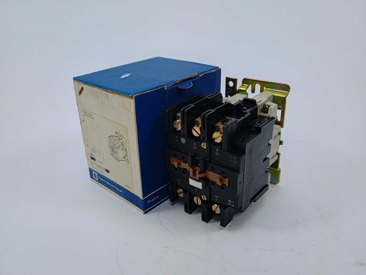 TELEMECANIQUE LC1-D803 Contactor with LX6-D401106