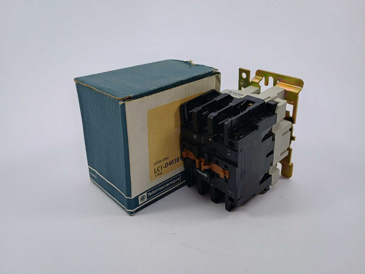 TELEMECANIQUE LC1-D403B7 Contactor 11032 with LX6-D40 0246