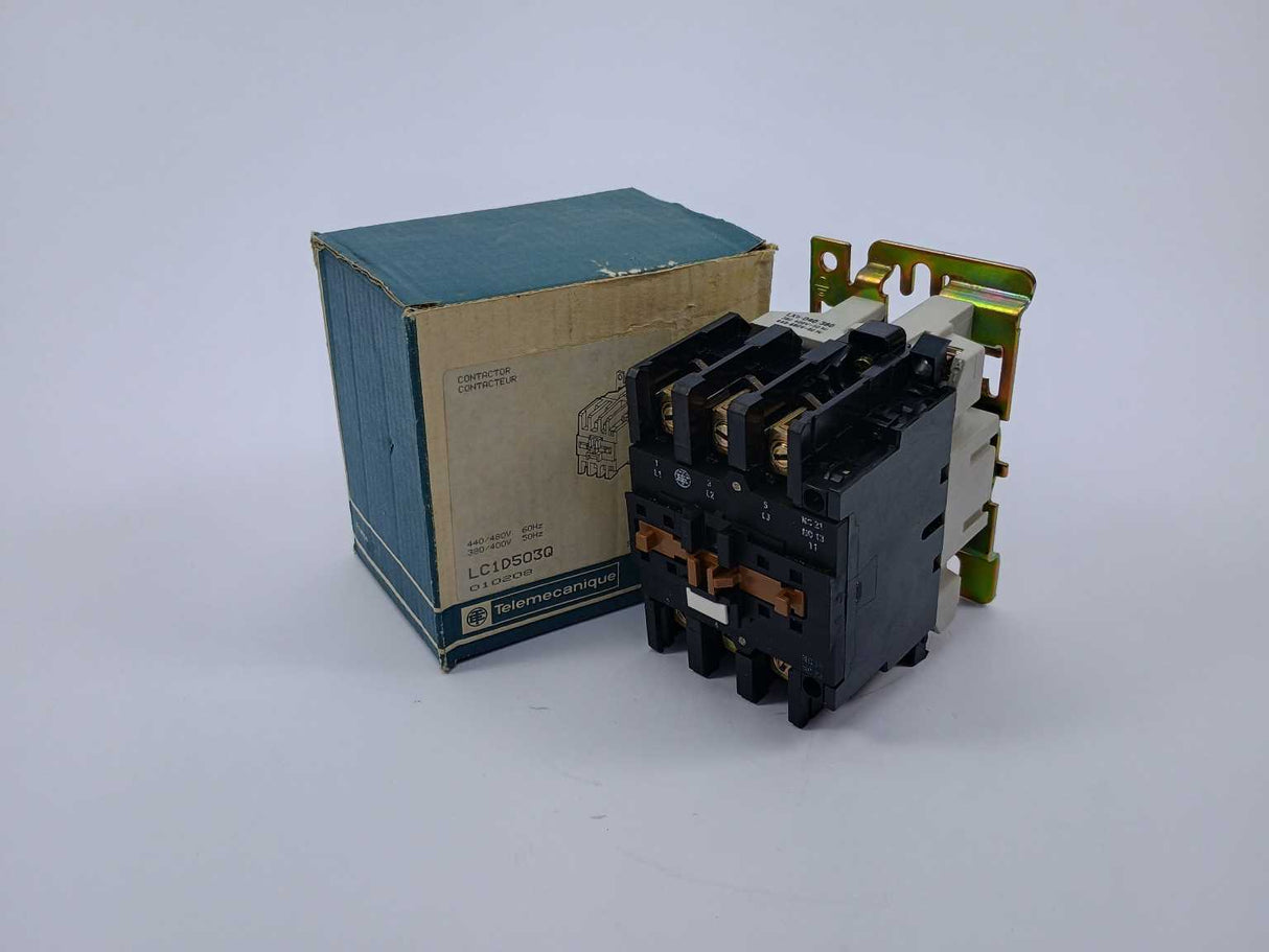 TELEMECANIQUE LC1D503Q Contactor 010208 with LX6-D40 380