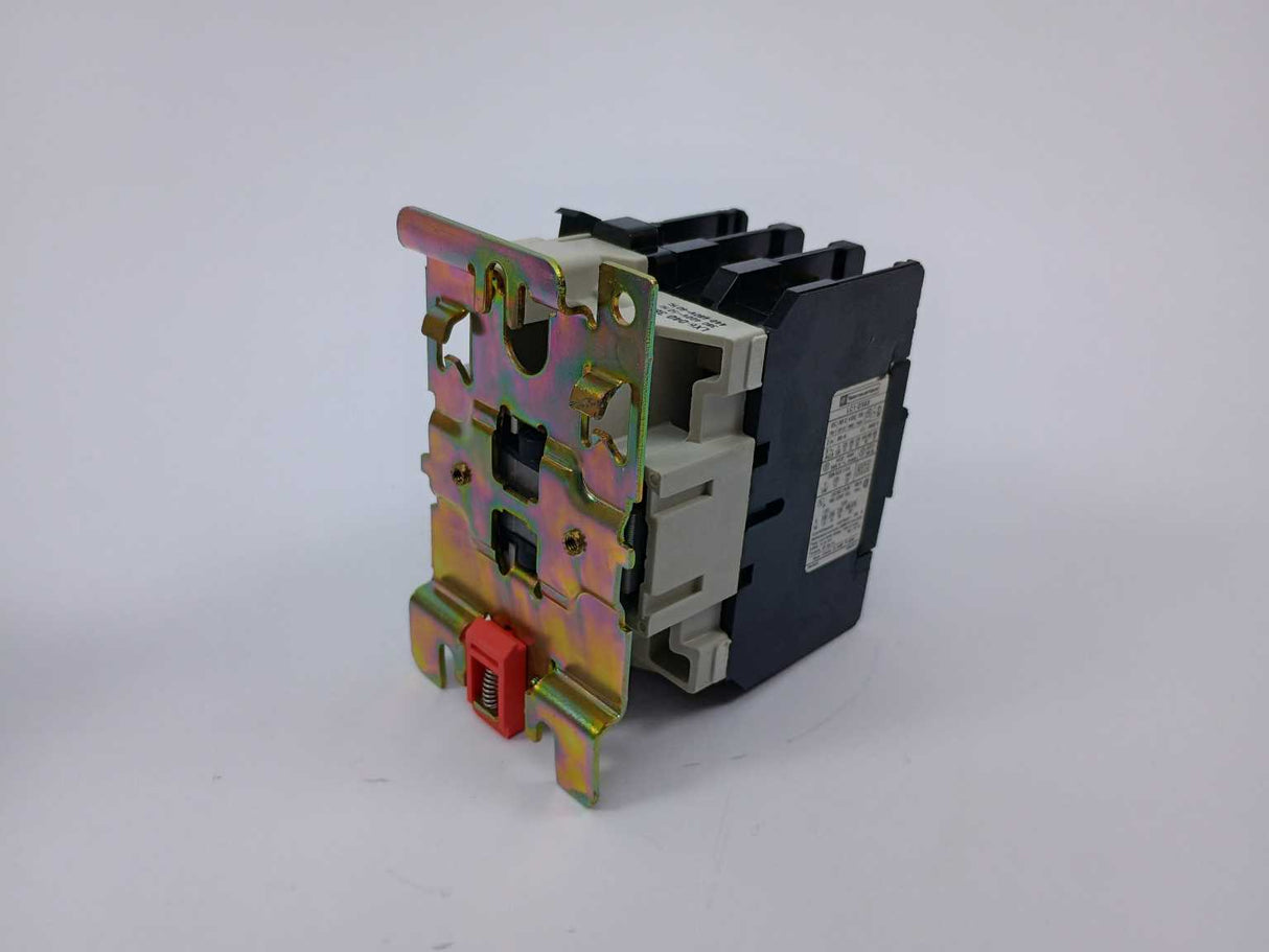 TELEMECANIQUE LC1D503Q Contactor 010208 with LX6-D40 380