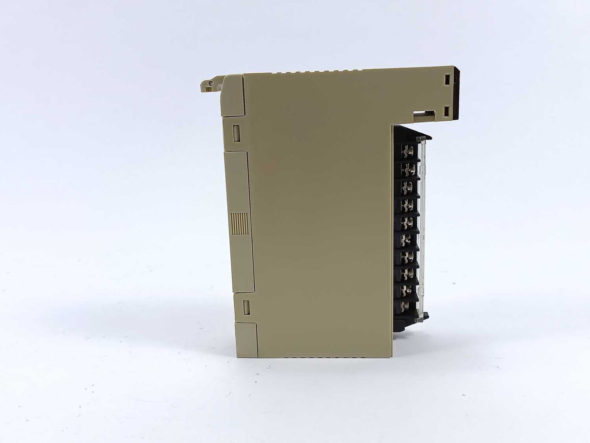 OMRON C200H-OC221 Output Unit w/ Terminal Block