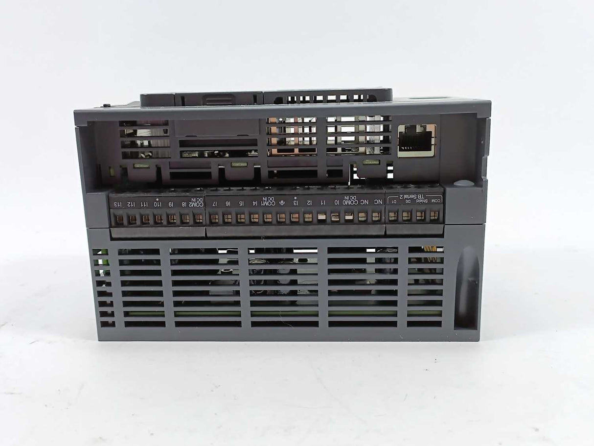 Schneider Electric TM241CE24T M241-24IO Tr.PNP Ethernet